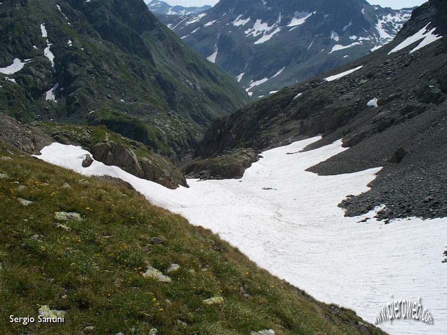 13 Vallone sopra il L. di malgina ancora con tanta neve.JPG